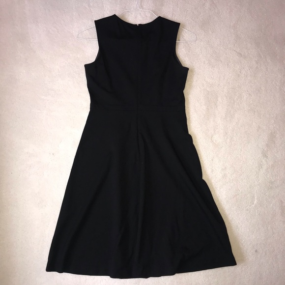 Uniqlo black sleeveless dress - Picture 3 of 6